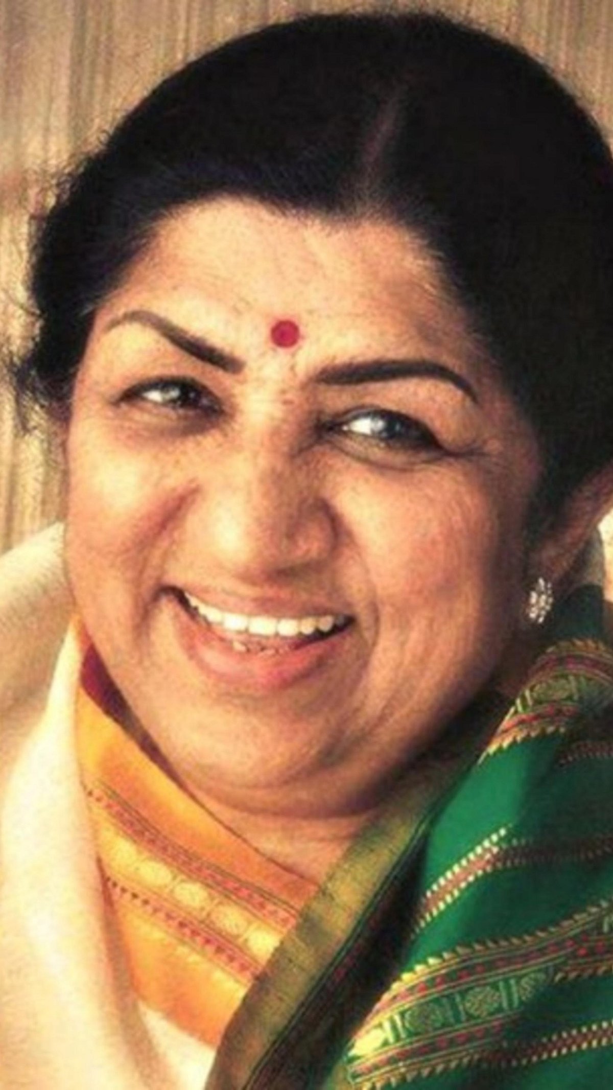 Lata Mangeshkar Birth Anniversary: Rare and unseen pics of the singer - Vimarsana News