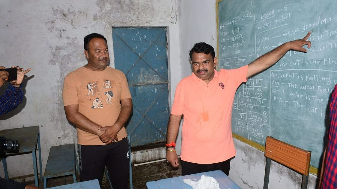 Mayor asks Ujjain Municipal Corporation officials to make Gyas ka Bada free of encroachers - Vimarsana News