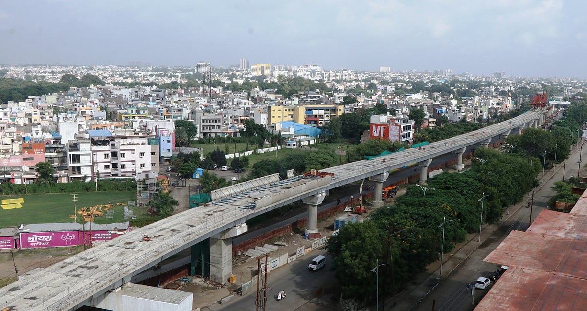 Indore: Concreting of segments starts in Bapat-Radisson Square corridor - Vimarsana News
