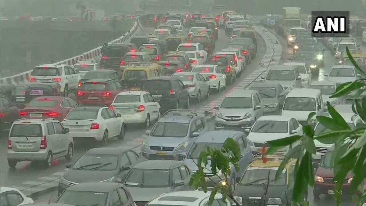 For Mumbaikars, the weekend began with traffic jams - Vimarsana News