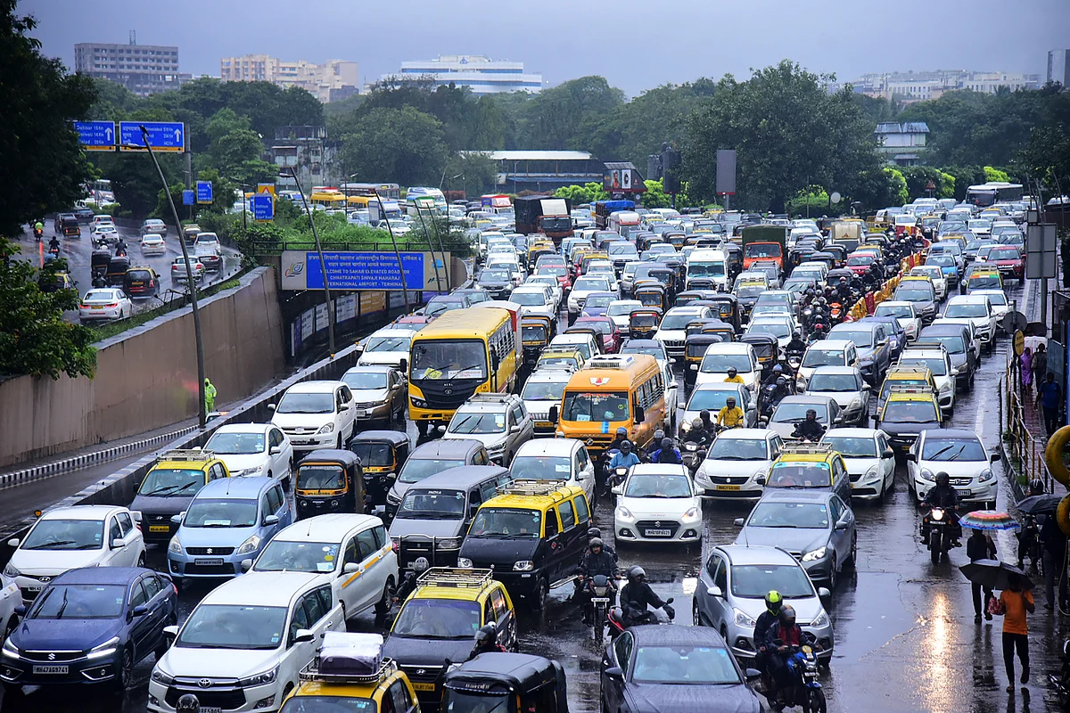 Heavy traffic on Western Express Highway