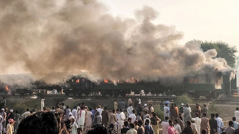 Khandwa: Stationary rail wagon catches fire; doused - Vimarsana News