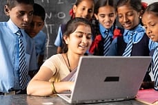 Bhopal: To fund children's online studies, many MP families sink into debt - Vimarsana News