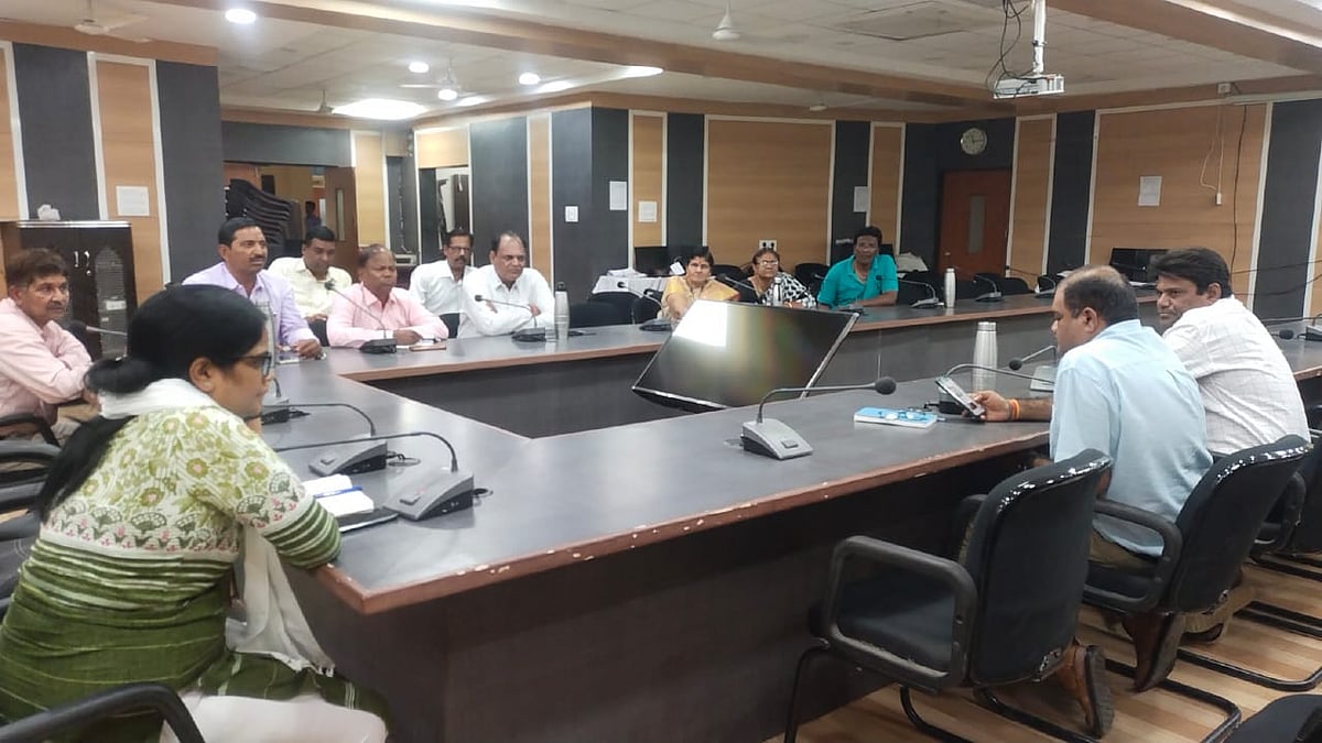Dewas: Meeting held on MP Foundation Day preparation - Vimarsana News