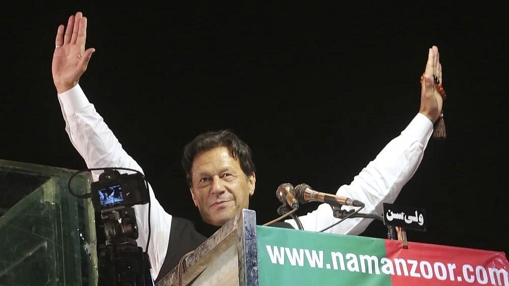 Pakistan: Imran Khan's PTI demands early elecitons, begins long march from Lahore - Vimarsana News