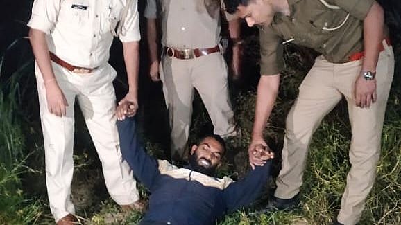 Ghaziabad Police arrest accused who smothered man's head with a brick over parking issue in a shootout; gun, cartridge found on him - Vimarsana News