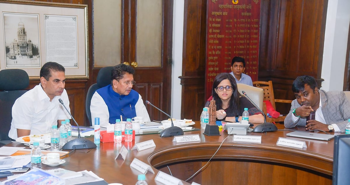 Mumbai: Guardian Minister Deepak Kesarkar visits BMC HQ to review infrastructure work in city - Vimarsana News