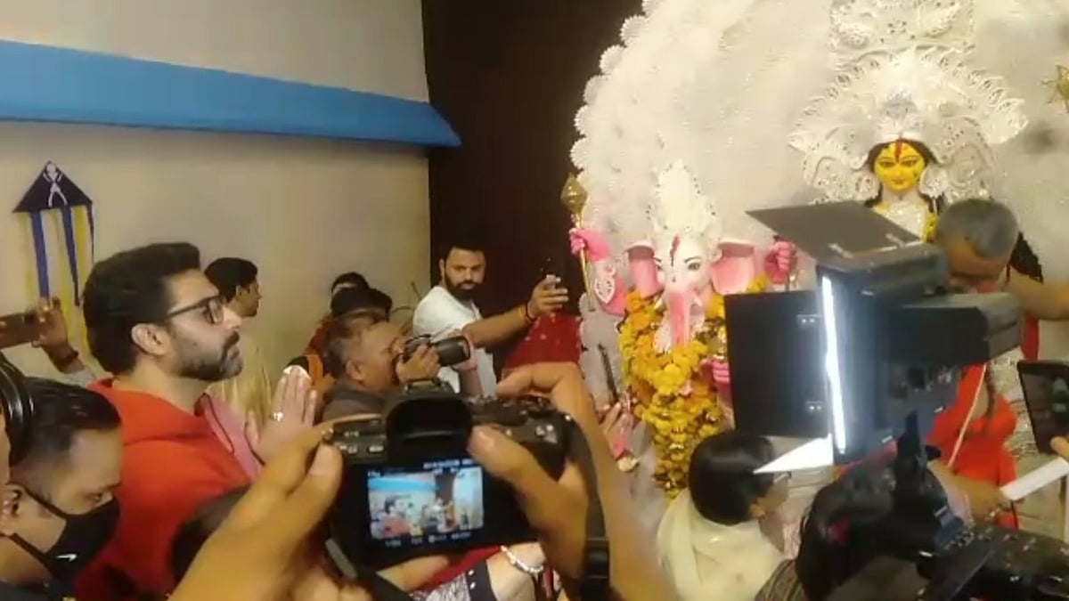 Bhopal: MP Jaya Bachchan, Abhishek Bachchan attend Sindoor Khela on Bijoya Dashami - Vimarsana News