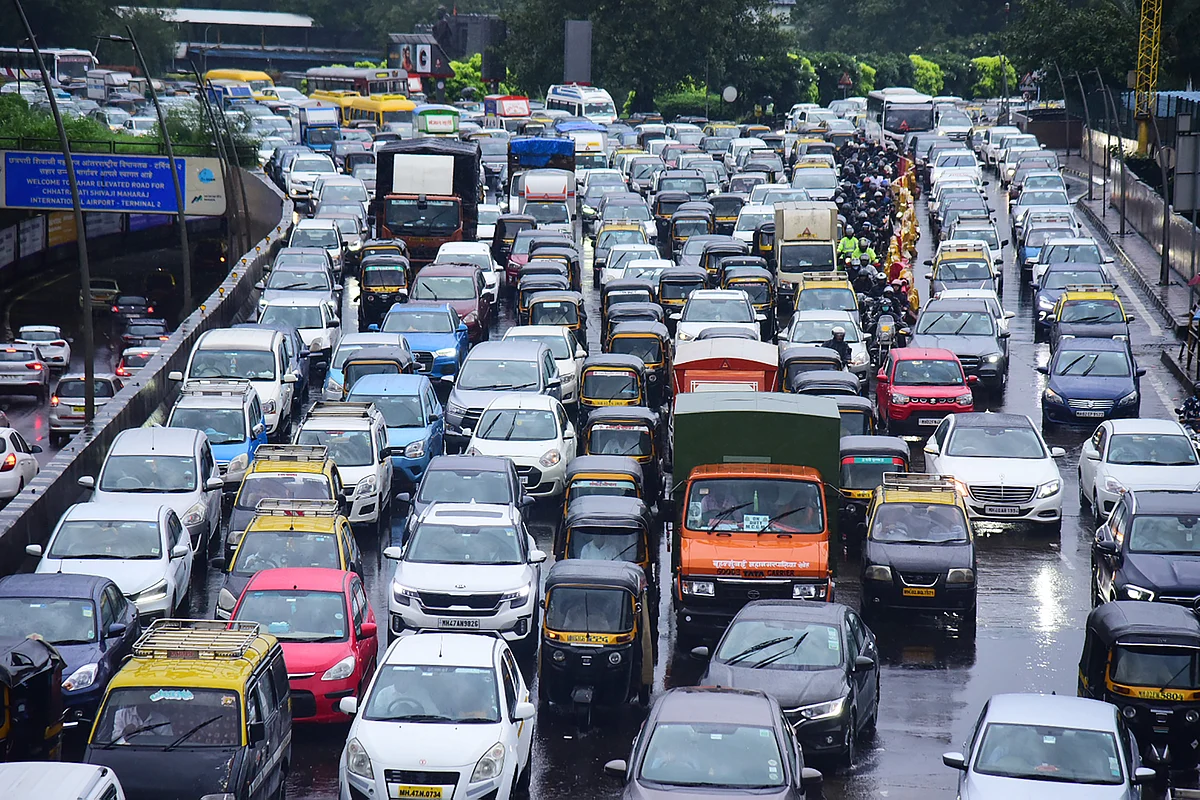 Heavy traffic on Western Express Highway