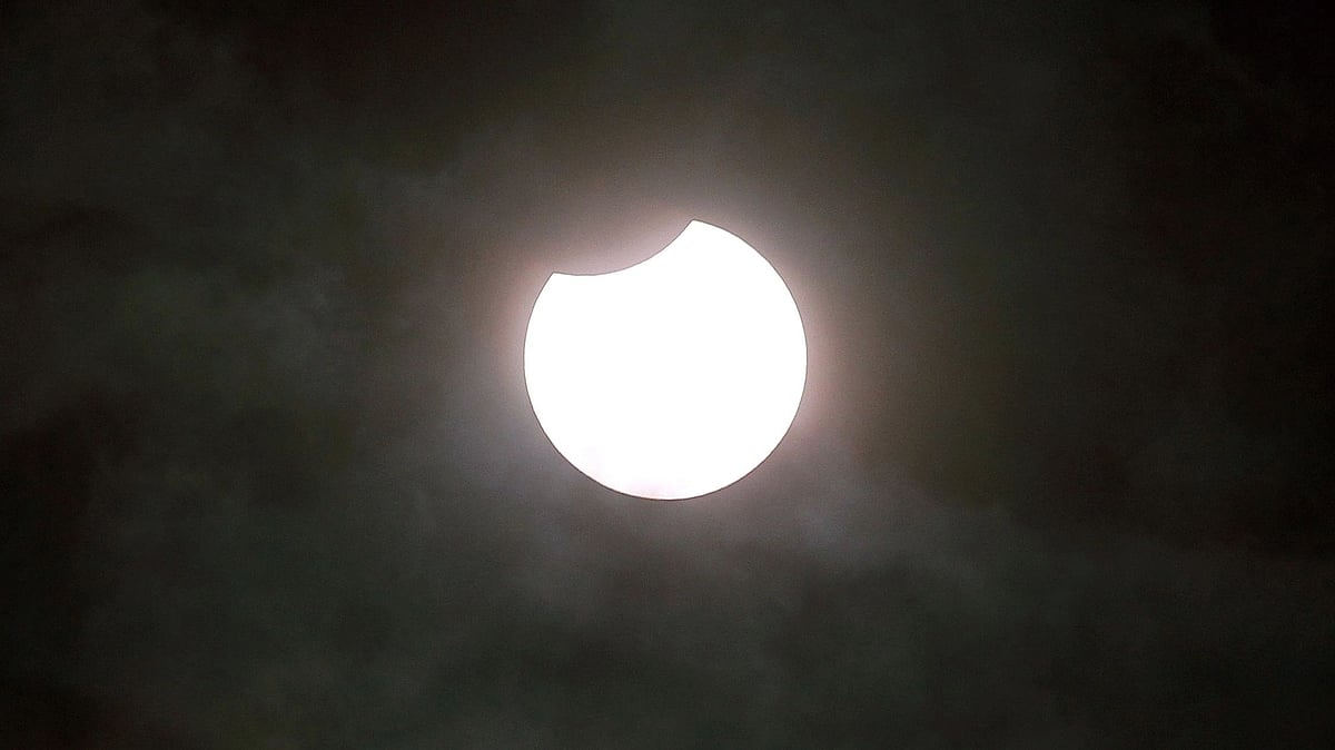 Surya Grahan 2022: Date, vrat vidhi, sunset timings and all you need know about the upcoming partial Solar Eclipse - Vimarsana News
