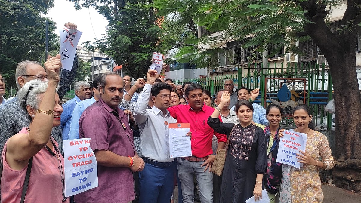 Mumbai: Residents, traders stage protest against encroachment at Matunga cycle track - Vimarsana News