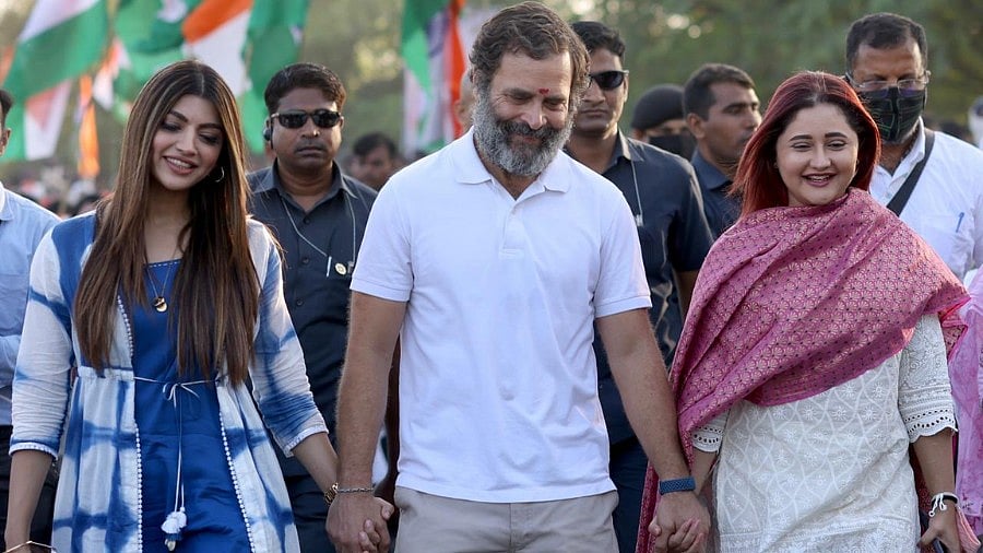 BJP alleges Bharat Jodo Yatra stage-managed; actors paid to walk with Rahul Gandhi; Congress says 'malicious propaganda' - Vimarsana News