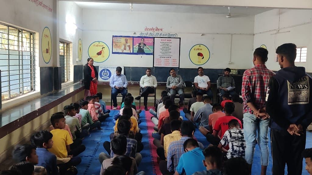 Sardarpur: SDM undertakes inspection of hostel on MP Foundation Day - Vimarsana News