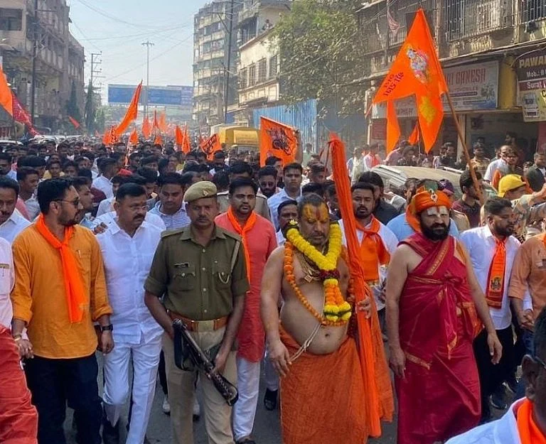 Ulhasnagar Hindu organisations take out massive march to protest against Muslim burial ground near Shiva temple in city
