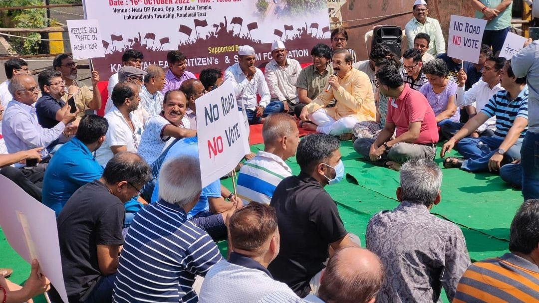Mumbai: Residents of Kandivali, Lokhandwala, and Hanuman Nagar came on road against traffic jams - Vimarsana News