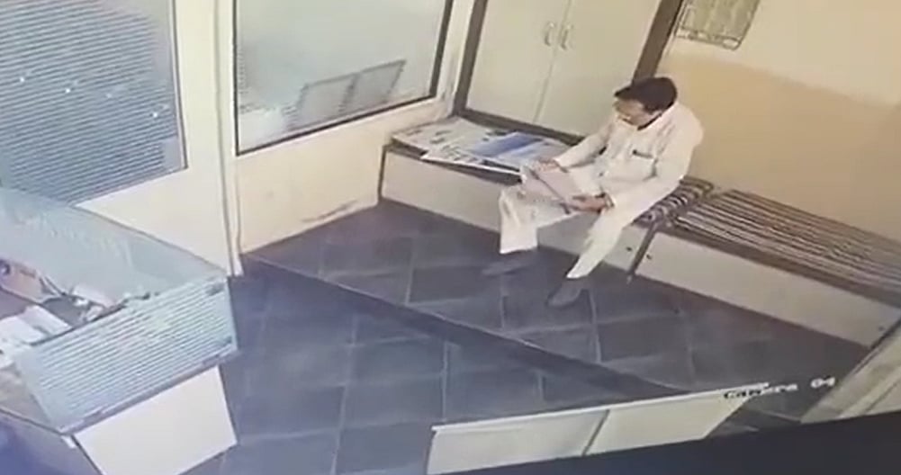 Video Rajasthan Man Suffers Cardiac Arrest While Reading Newspaper At 