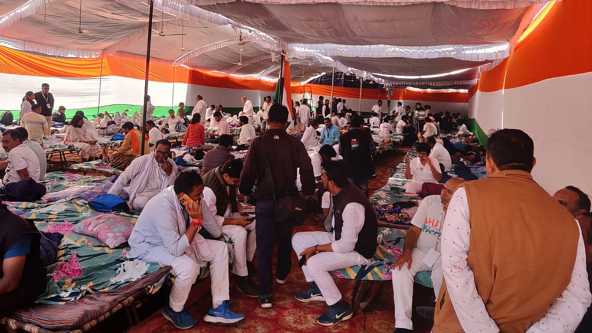 Bharat Jodo Yatra entered Indore: Rahul Gandhi rides a bike, met commoners when BJY entered Rau from Mhow - Vimarsana News