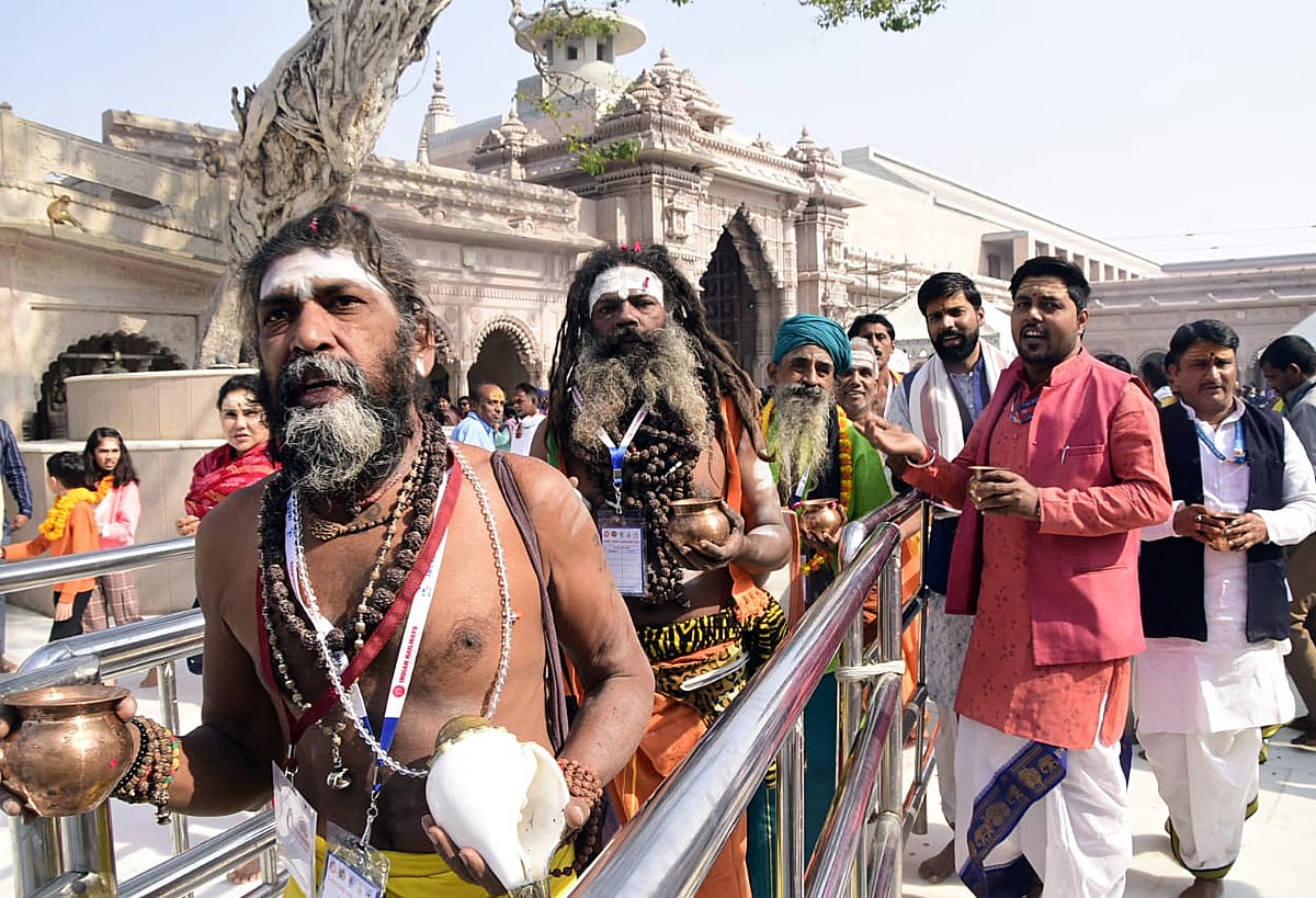 Multifold rise in tourists footfall at Varanasi | Kashi-Vishawanth corridor main attraction - Vimarsana News