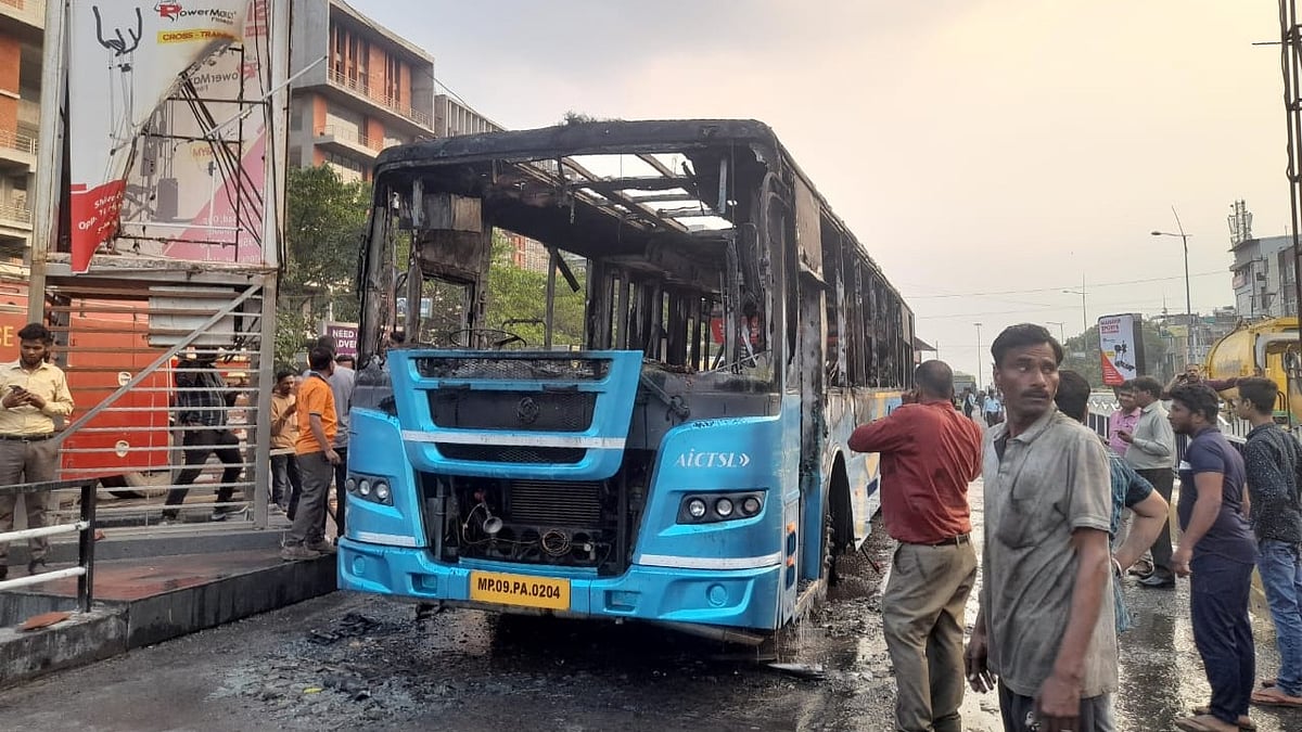 MP: Narrow escape for passengers as i-bus catches fire - Vimarsana News