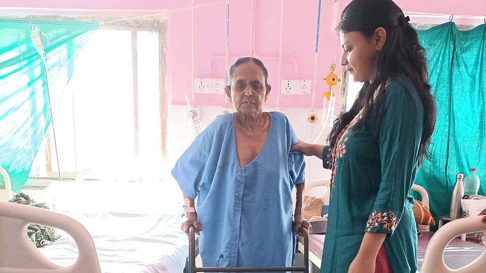 Hip fracture surgery on 80yearold woman successfully completed for