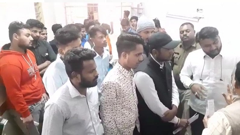 Madhya Pradesh: ITI students in Jabalpur protest against poor infrastructure in college - Vimarsana News