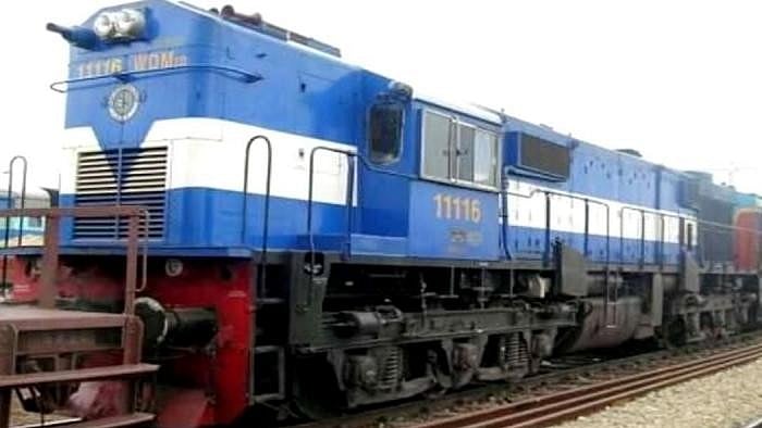 Bihar: Thieves dig tunnel into railway yard and steal entire train engine - Vimarsana News