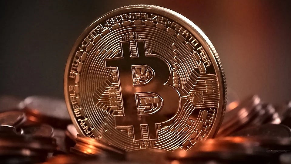 Mumbai: Fake cops siphon off teen's Rs 5.72L Bitcoin earnings - Vimarsana News