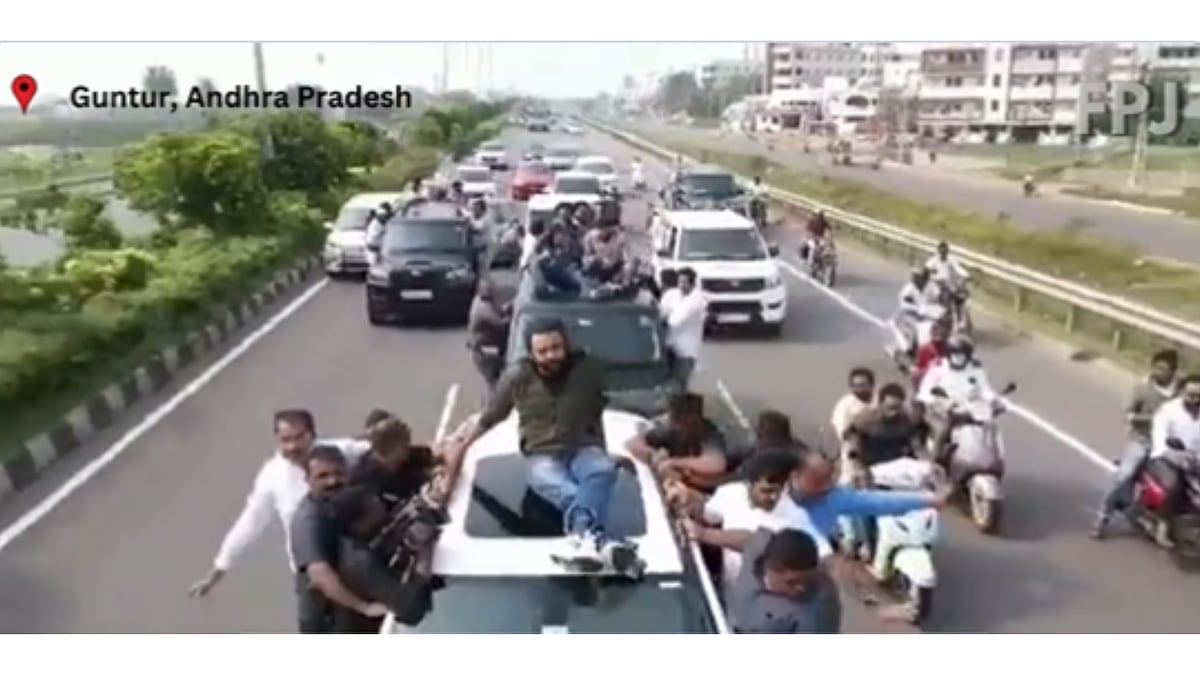 Watch: Pawan Kalyan arrives in Guntur village in 'Kabir Singh' style; 'traffic cops, are you there?' ask netizens - Vimarsana News