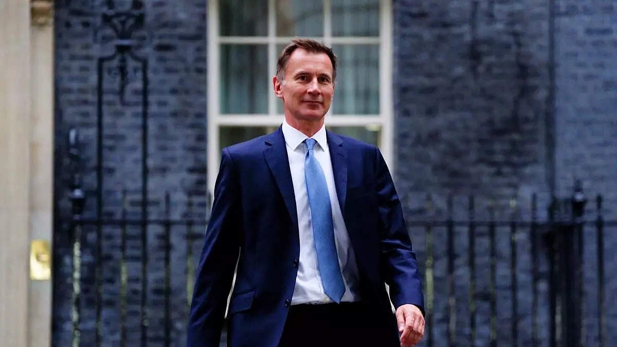 Pound falls as Jeremy Hunt announces tax rising Autumn Budget - Vimarsana News