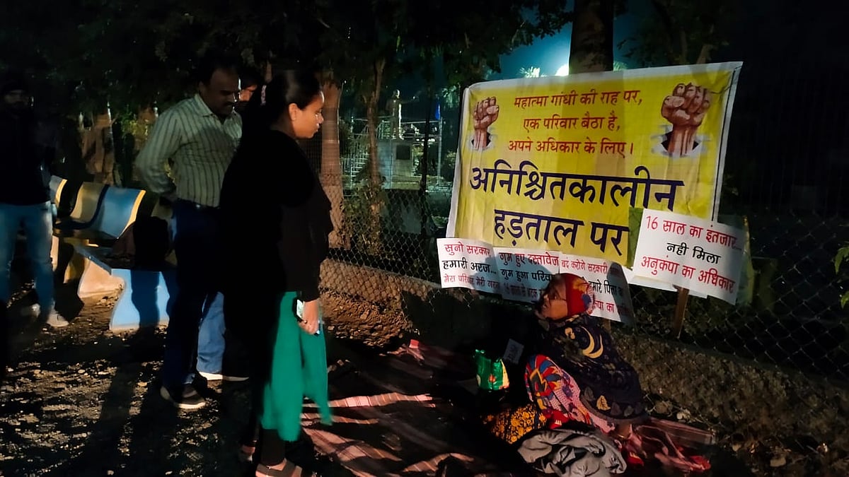 Madhya Pradesh: Elderly Alot woman, sons follow path of Bapu - Vimarsana News