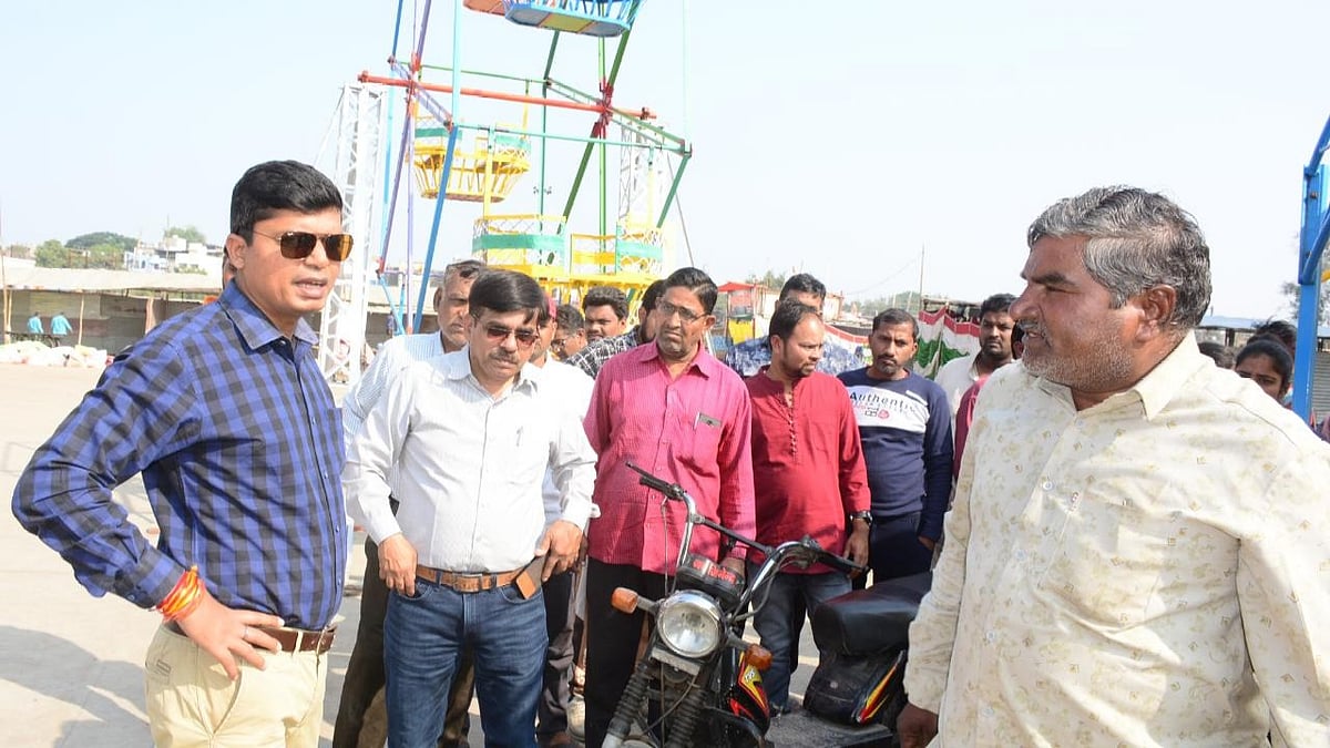 Ujjain: Remove unauthorised shops from Kartik Mela area, says UMC commissioner - Vimarsana News