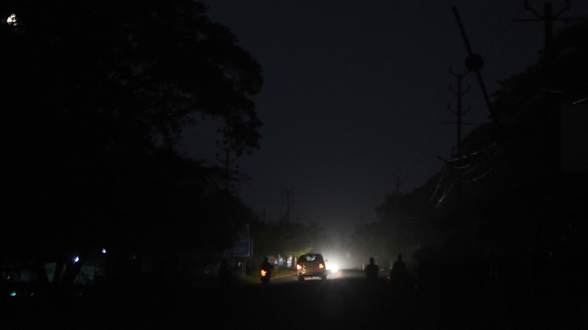Bhopal: Batti Gul, 30% streetlights off over non-payment of dues - Vimarsana News