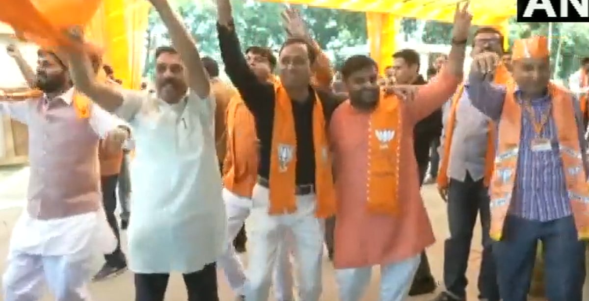 WATCH: BJP supporters celebrate as party crosses majority mark of 95 in Assembly Elections in Gujarat - Vimarsana News