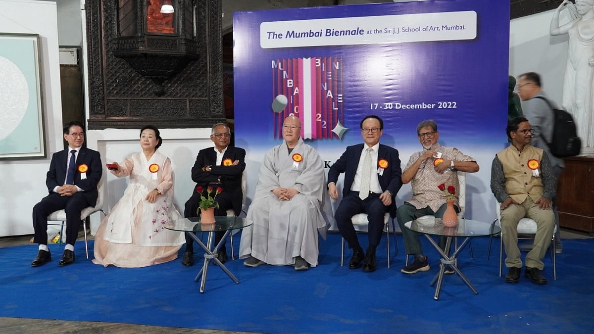 'Mumbai Biennale 2022', an art event inaugurated Saturday, showcases artworks by Korean and Indian artists - Vimarsana News
