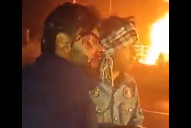 ON CAMERA: Moments after Rishabh Pant's car crash, seen lying on ground shirtless, face covered in blood; helped by locals - Vimarsana News