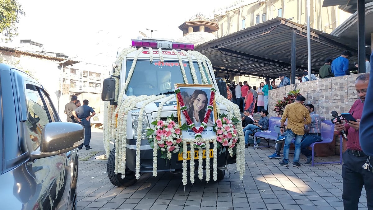 Mumbai: Family, friends bid tearful adieu to Tunisha Sharma - Vimarsana News