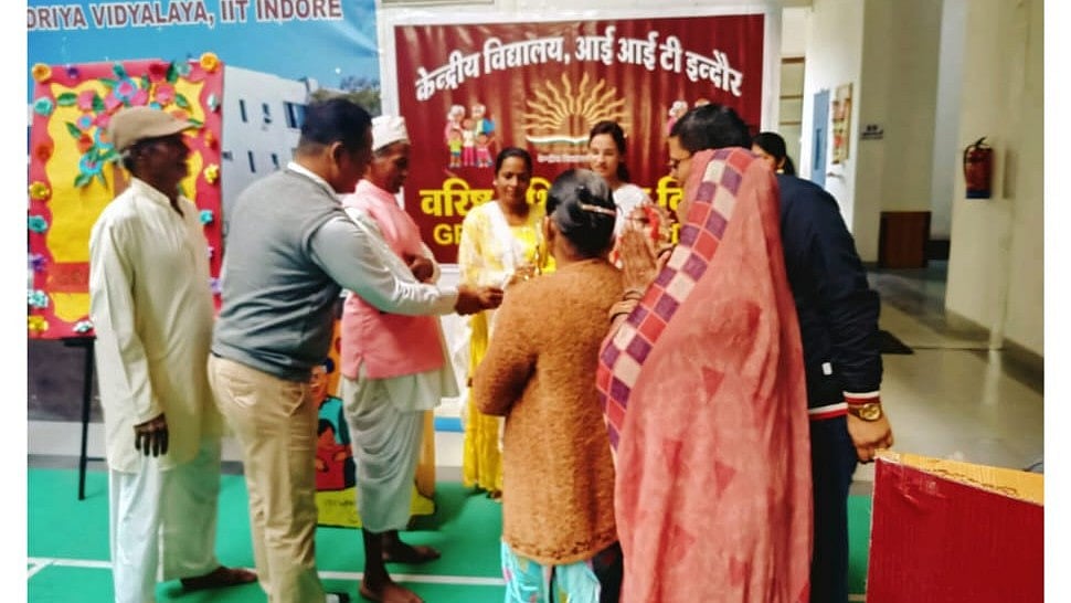 Madhya Pradesh: KV IIT Indore celebrates 'Grandparents Day with zeal in Mhow - Vimarsana News
