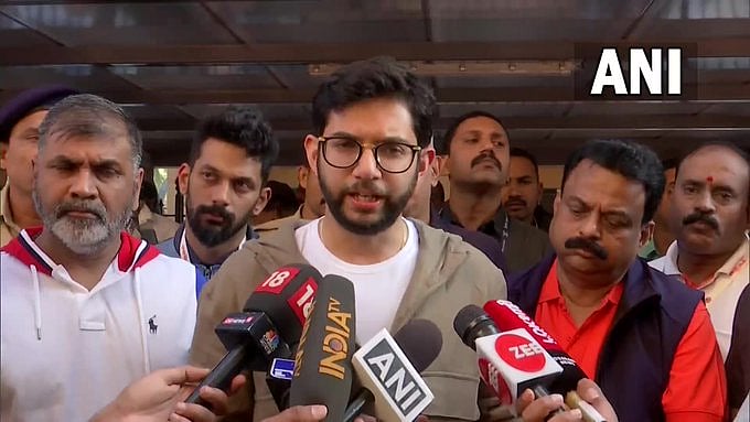 'Maharashtra government silent on Mumbai pollution': Aaditya Thackeray slams Shinde Govt over city's bad air - Vimarsana News