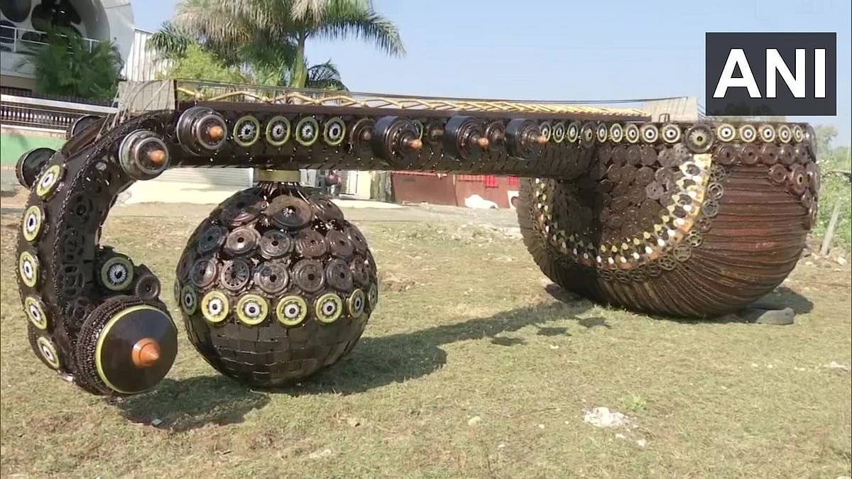 Madhya Pradesh: Artists make 'Rudra Veena' weighing 5 tons from scraps in Bhopal - Vimarsana News