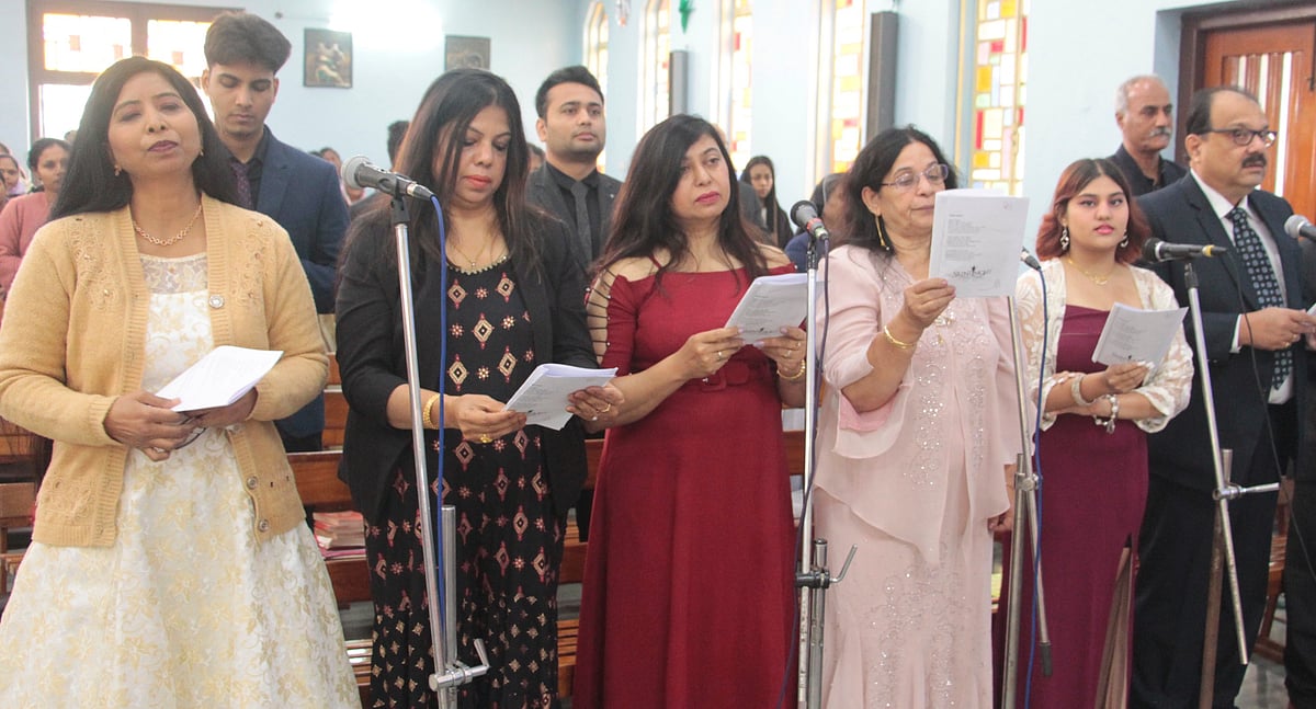 MERRY CHRISTMAS: People celebrate with love, joy & merriment - Vimarsana News