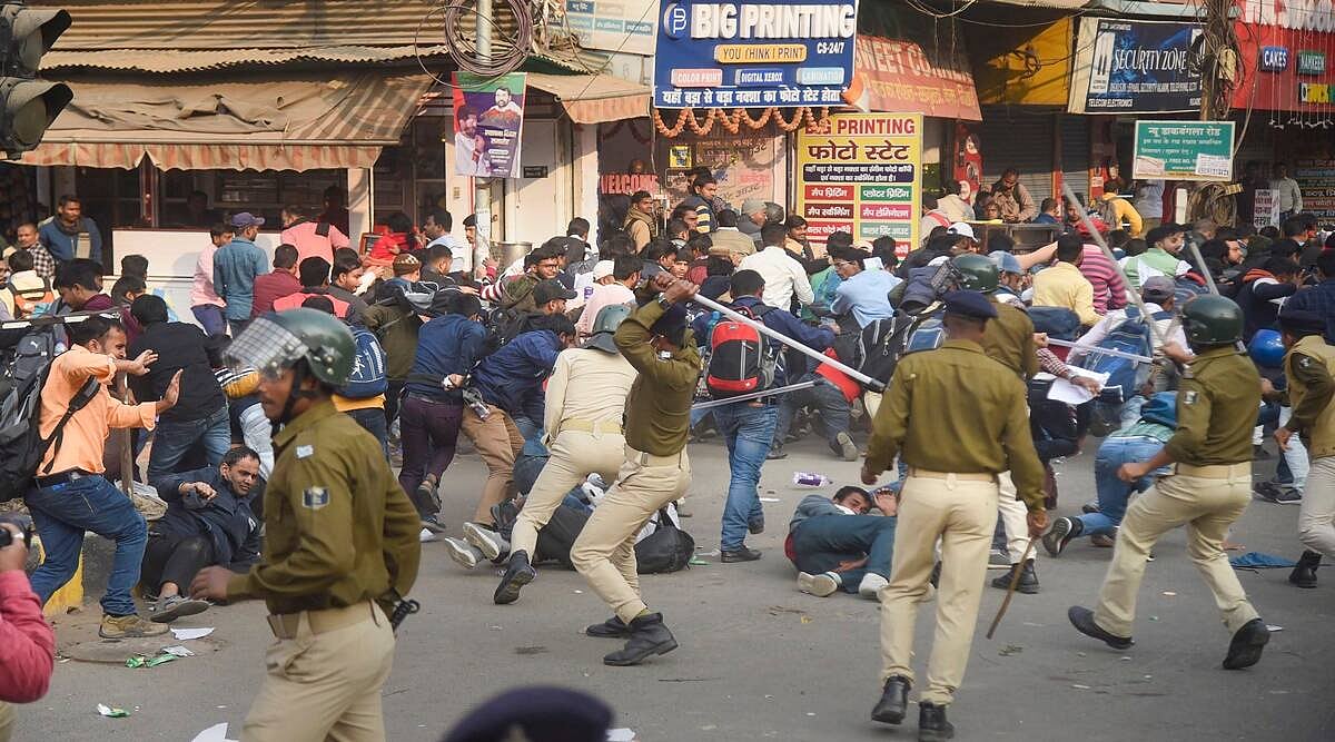 ON CAMERA: Bihar police physically assaults TET aspirants in Patna - Vimarsana News