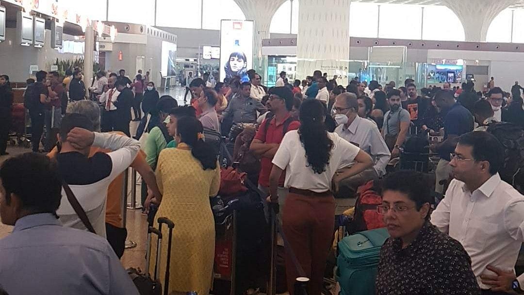 Server down at Mumbai International Airport, check-ins for all airlines impacted - Vimarsana News