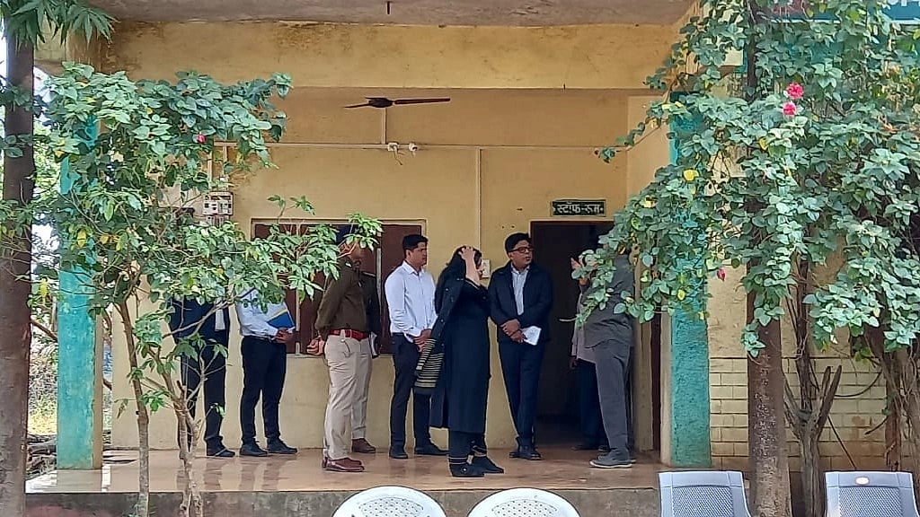 Madhya Pradesh: Rajora inspects forest post in Nepanagar - Vimarsana News