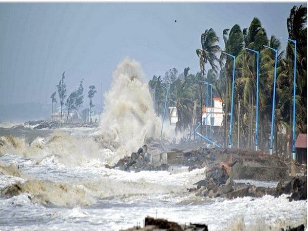 Cyclonic storm Mandous makes landfall off Mamallapuram - Vimarsana News