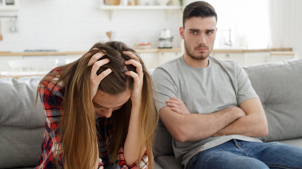 8 red flags of gaslighting in a relationship