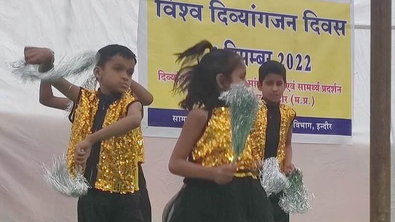 Indore: On World Disabled Day divyangs showcase their talent - Vimarsana News
