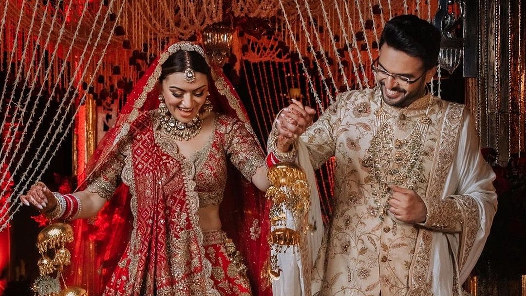 Photos: Hansika Motwani gives a glimpse of her dreamy wedding with Sohael Khaturiya - Vimarsana News