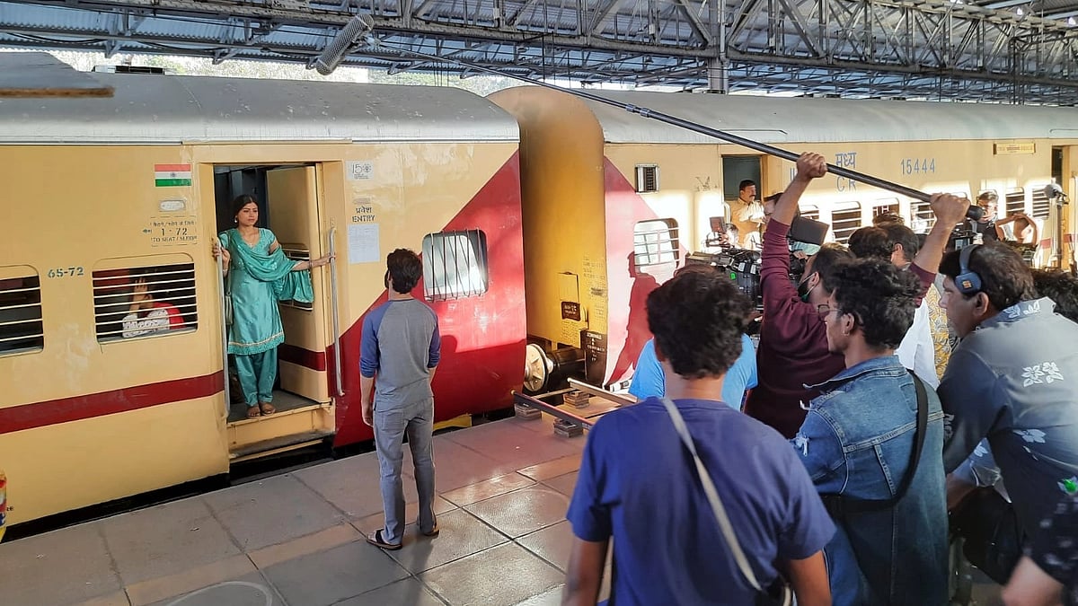 Central Railway earns ₹ 2.32 crore from film shoots at its locations in 2022 - Vimarsana News
