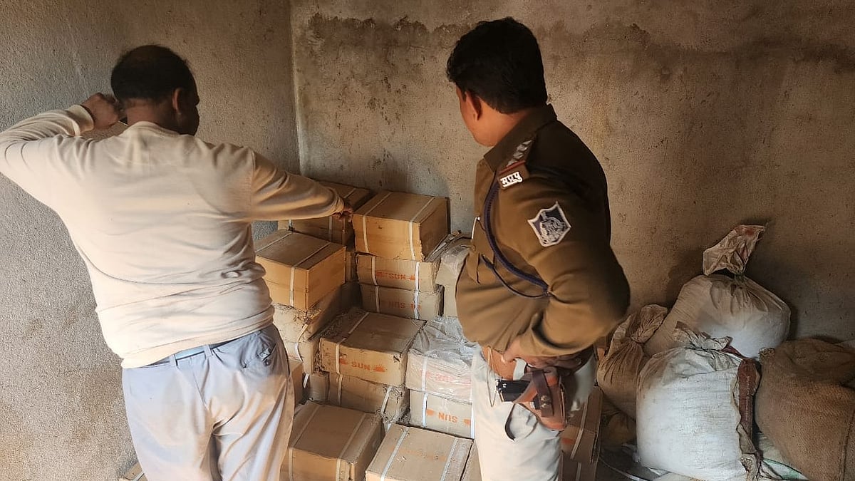 Madhya Pradesh: Khargone police seize stock of Nausadar - Vimarsana News