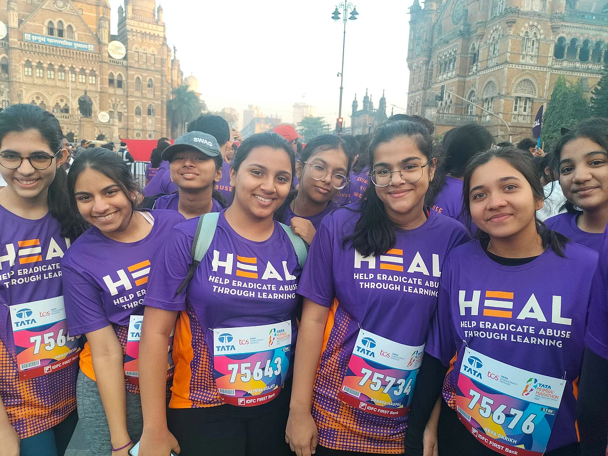 HEAL Foundation volunteers